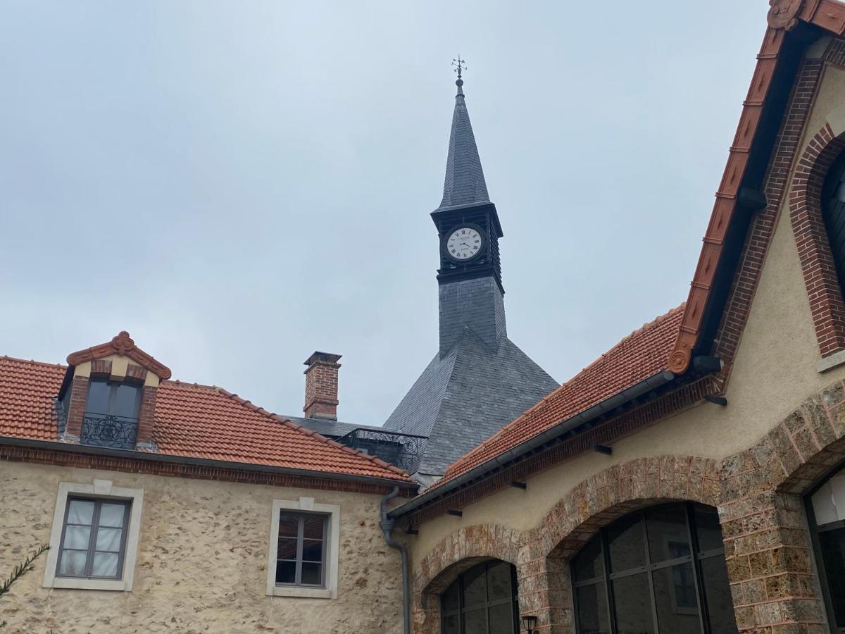 Loft Dans Le Clocher Face Au Chateau Bonnelles Eksteriør billede