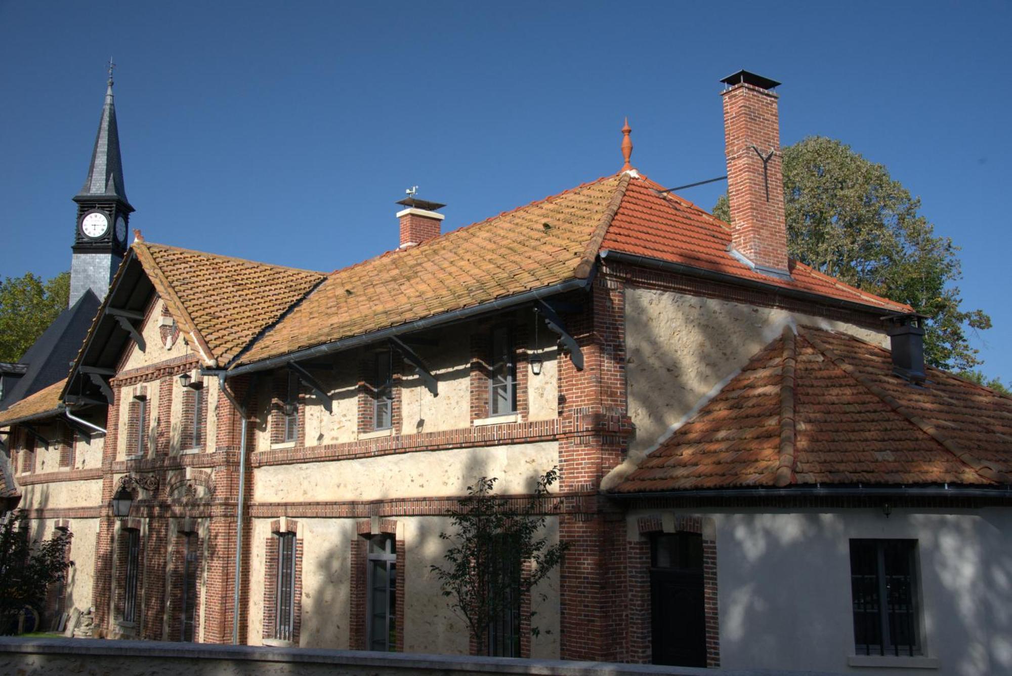 Loft Dans Le Clocher Face Au Chateau Bonnelles Eksteriør billede