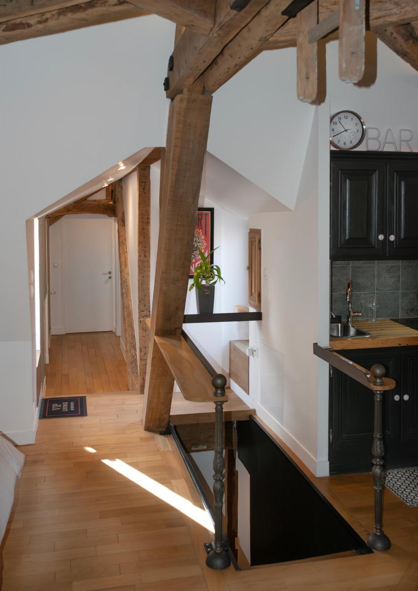 Loft Dans Le Clocher Face Au Chateau Bonnelles Eksteriør billede