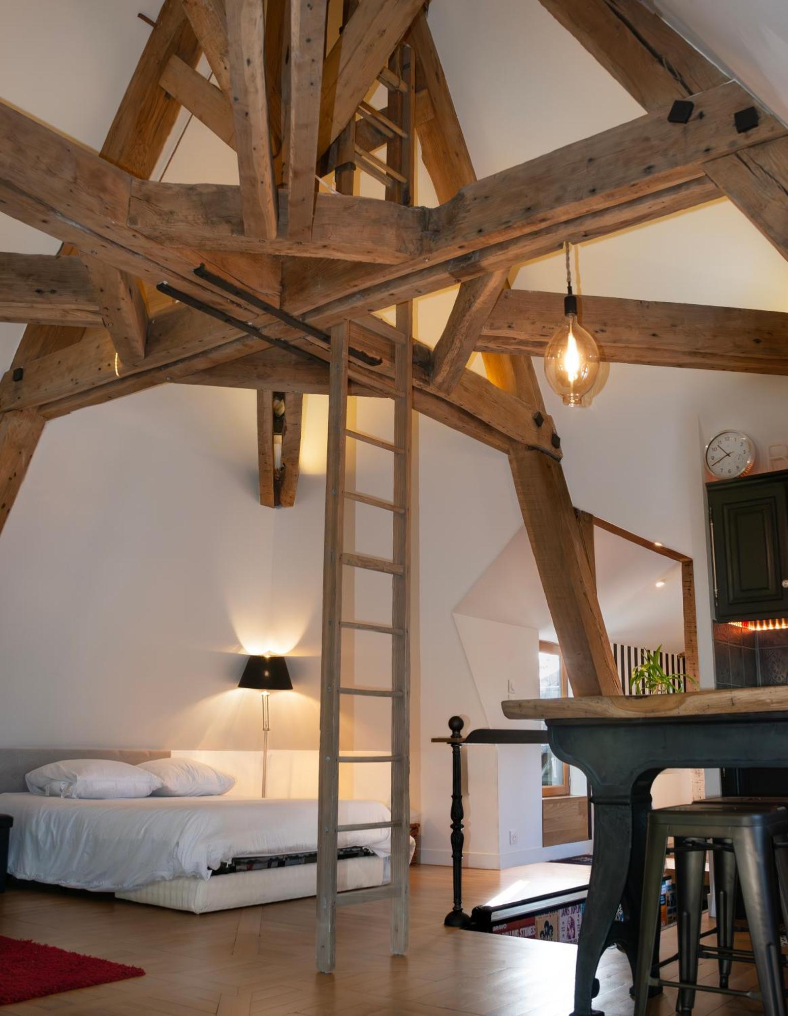 Loft Dans Le Clocher Face Au Chateau Bonnelles Eksteriør billede